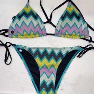 Billabong Chevron Bikini *rare*